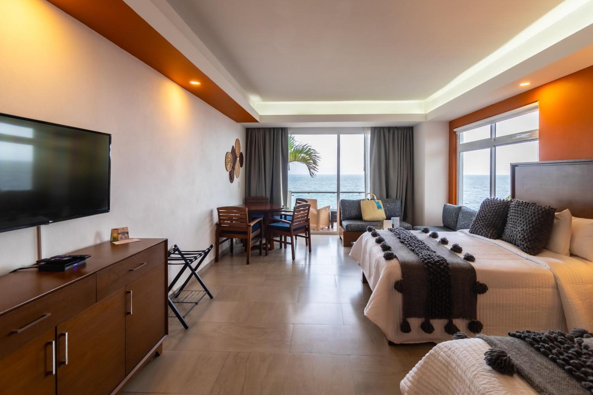The Paramar Beachfront Boutique Hotel With Breakfast Included - Downtown Malecon Puerto Vallarta Dış mekan fotoğraf