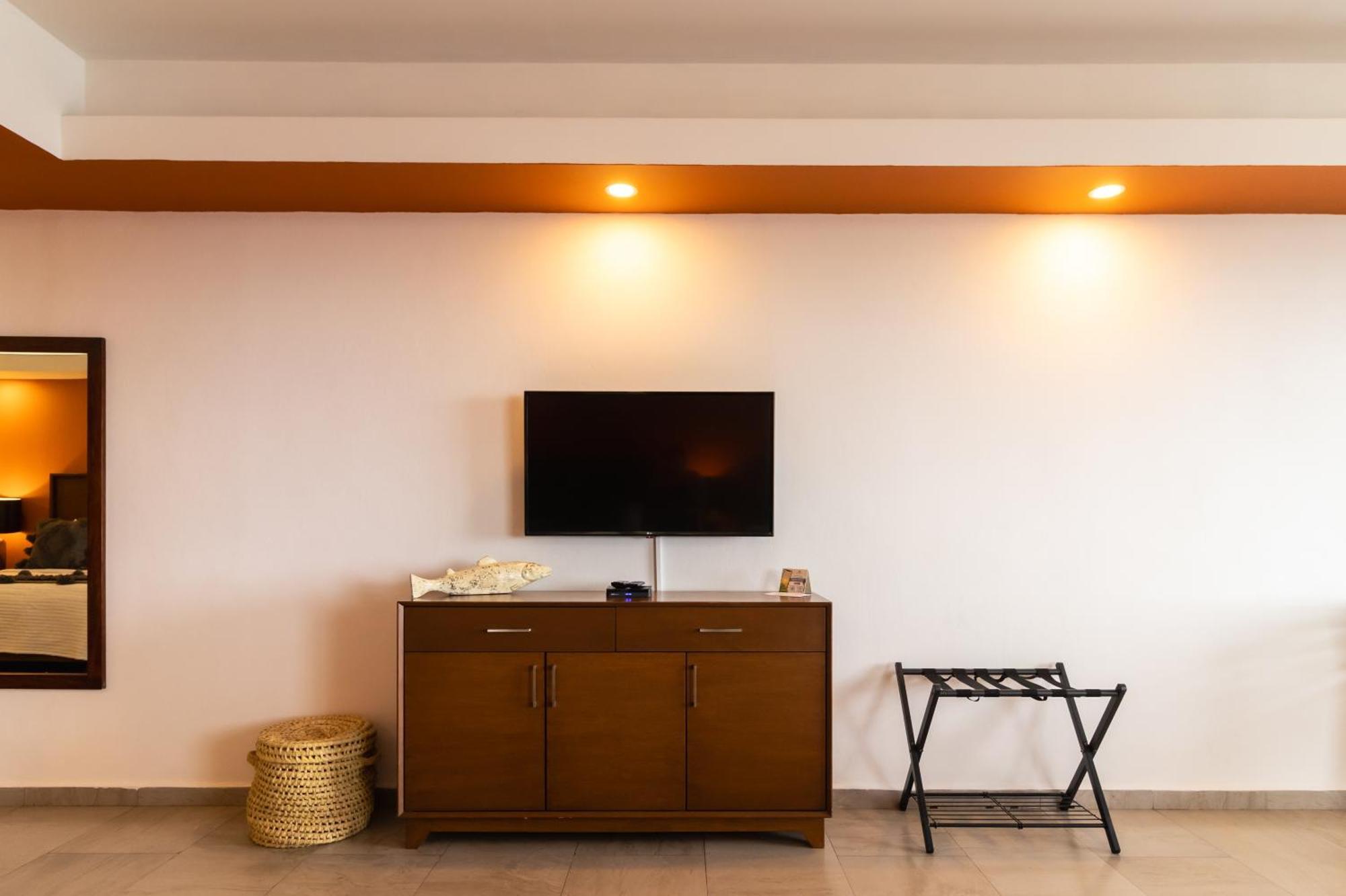The Paramar Beachfront Boutique Hotel With Breakfast Included - Downtown Malecon Puerto Vallarta Dış mekan fotoğraf
